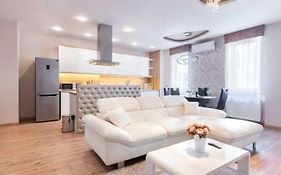 Raday Grand Deluxe Home